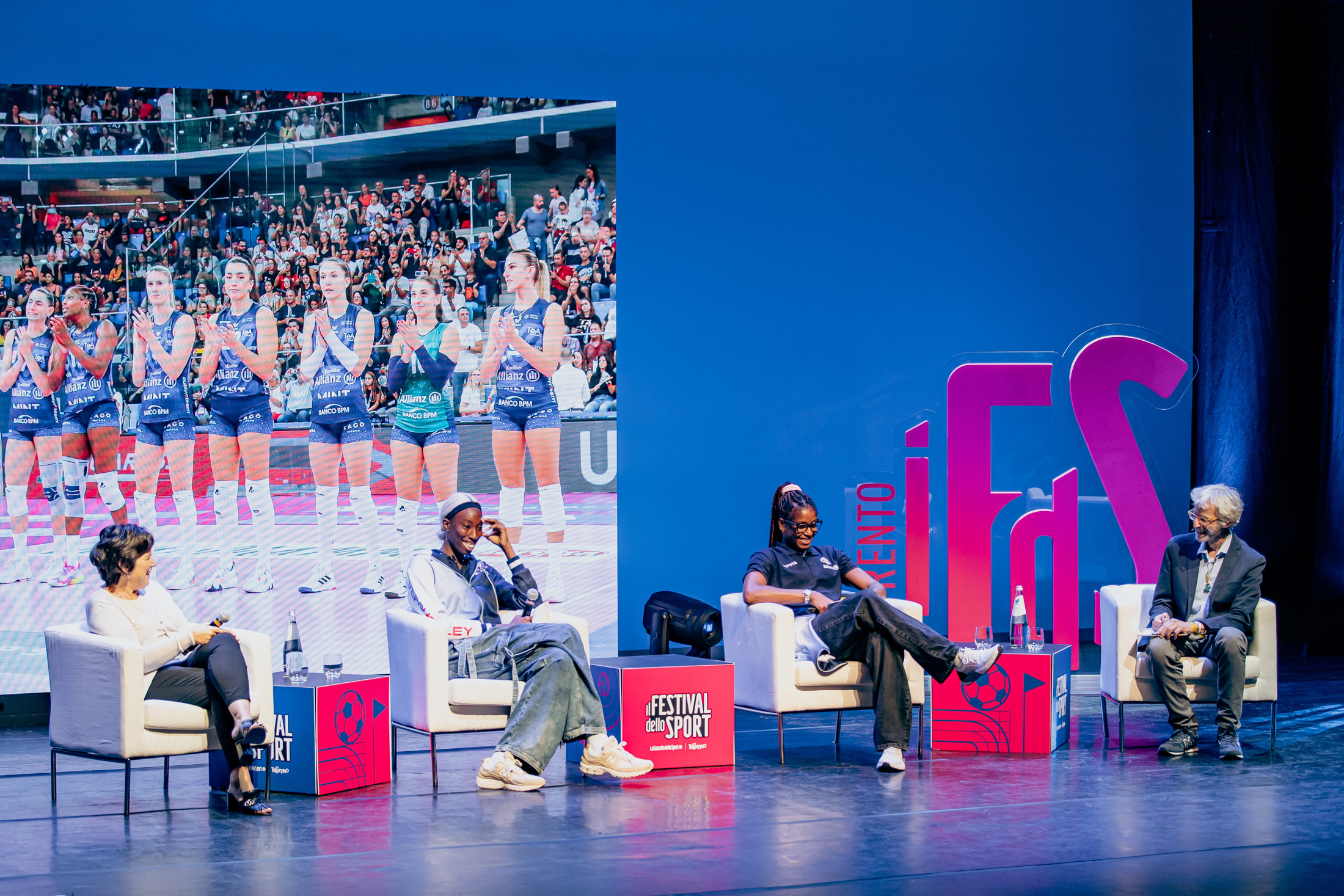 Egonu E Sylla: Milano Siamo Noi Nella foto: Alessandra MARZARI, Paola EGONU, Myriam SYLLA, Gian Luca PASINI