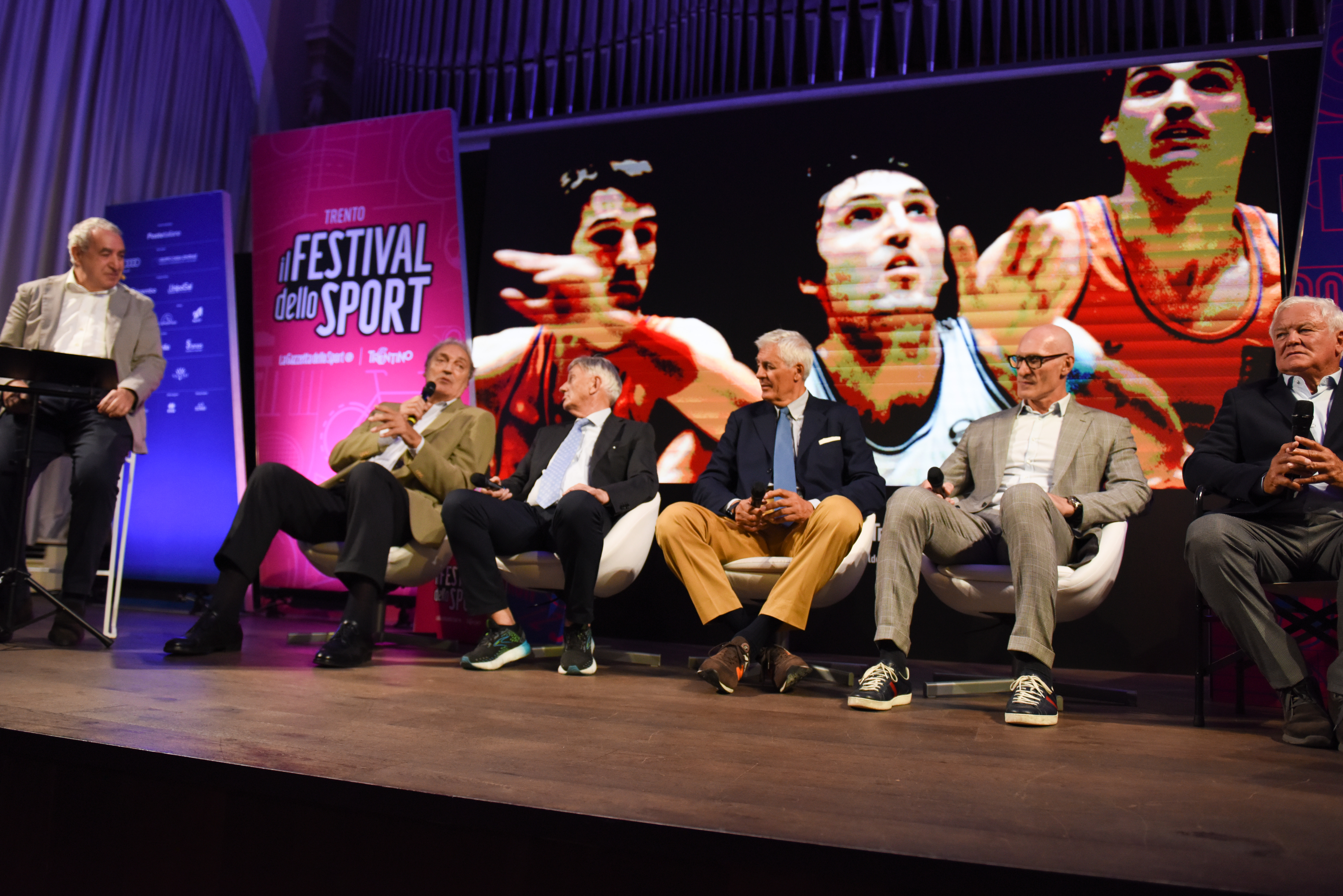 Nella foto: Franco ARTURI, Dino MENEGHIN, Pierluigi MARZORATI, Renato VILLALTA, Antonello RIVA, Carlo CAGLIERIS