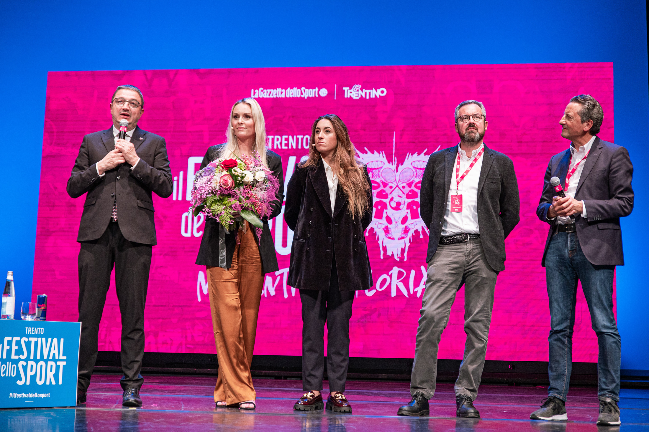 GOGGIA E VONN, ALTA VELOCITA’ Nella foto: Maurizio FUGATTI, Lindsey VONN, Sofia GOCCIA, Franco IANESELLI, Maurizio ROSSINI Festival dello Sport Teatro Sociale Trento, 25 settembre 2022