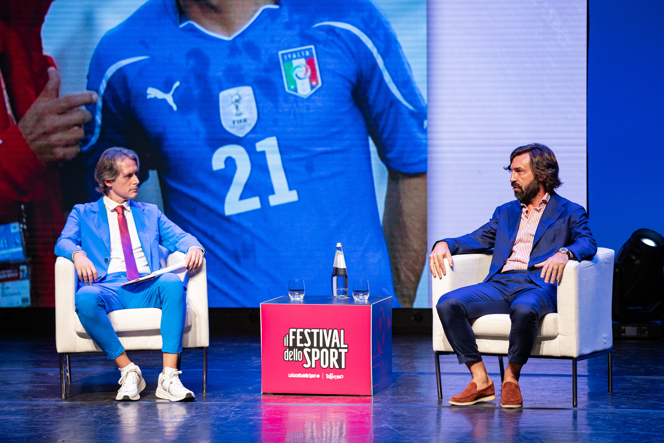 Andrea Pirlo: Il Maestro Nella foto: G.B. Olivero, Andrea PIRLO