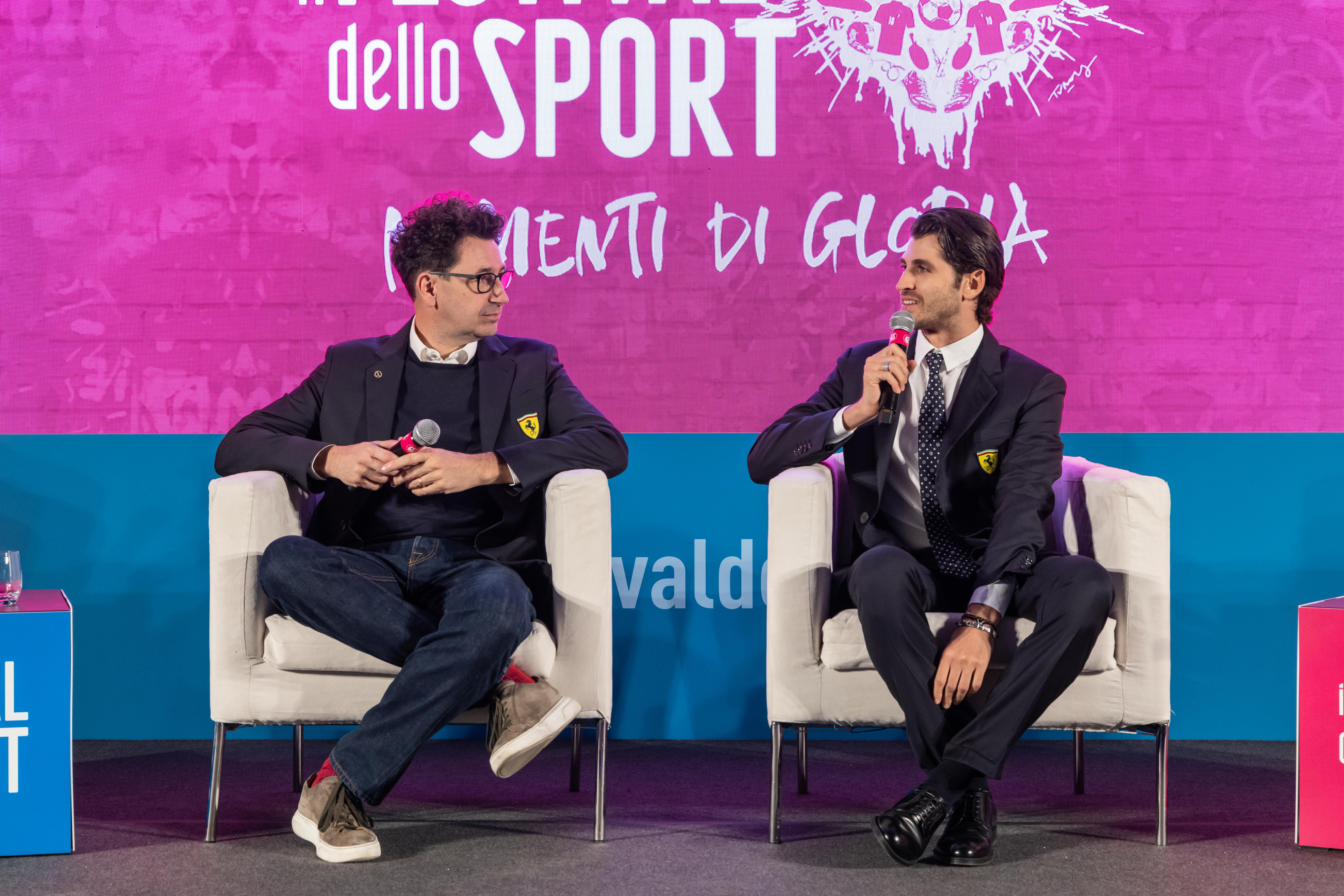 BINOTTO E GIOVINAZZI, FORMULA ROSSA Nella foto: Mattia BINOTTO, Antonio GIOVINAZZI con Gianluca GASPARINI e Federica MASOLIN Festival dello Sport Palazzo della Regione Trento, 23 settembre 2022