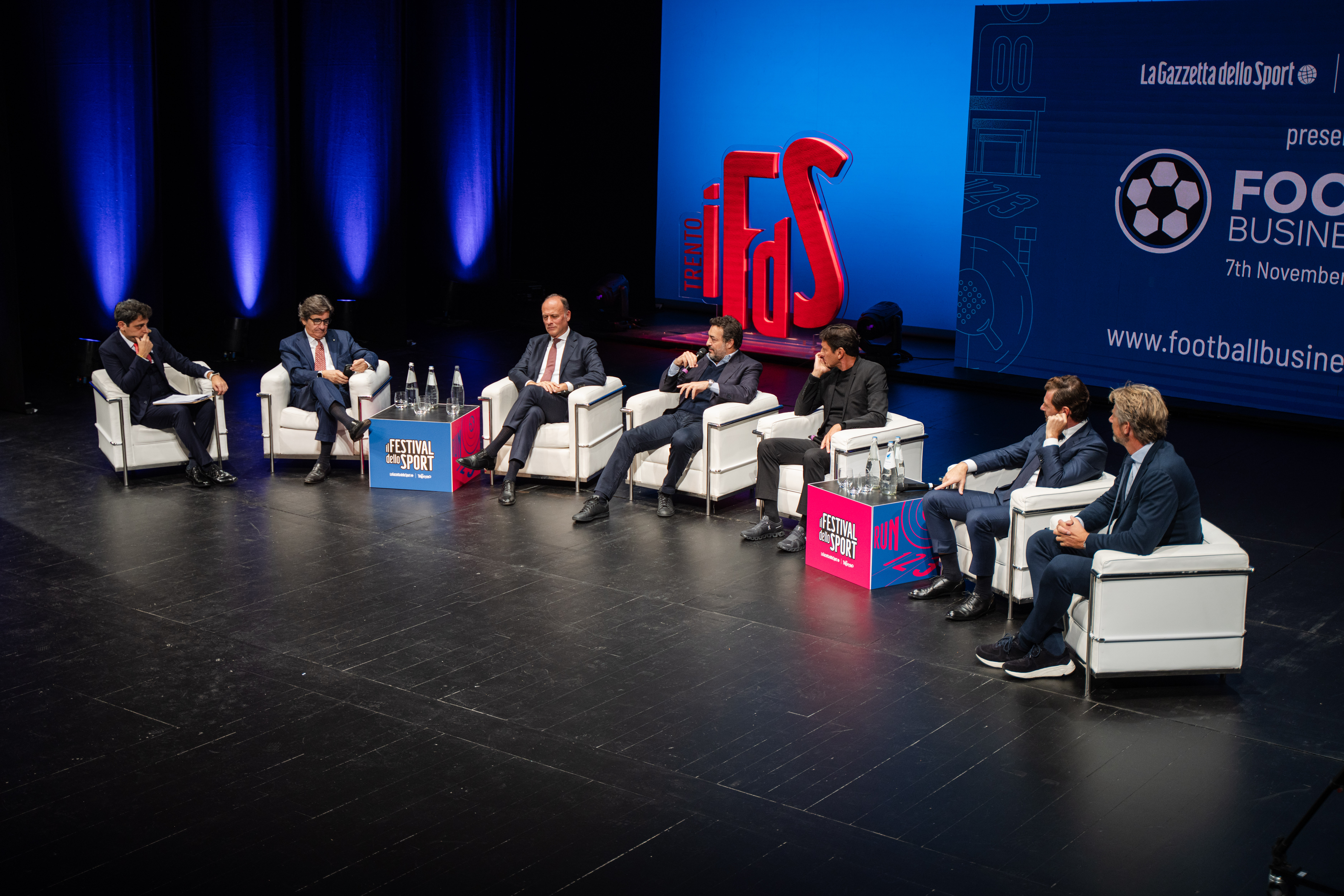 FESTIVAL DELLO SPORT FOOTBALL BUSINESS FORUM KICK-OFF Nella foto: Gimede Gigante, Urbano Cairo, Stefano Caselli, Alessandro Barnaba, Leonardo Nascimento de Araujo, André Villas-Boas, Edwin van der Sar