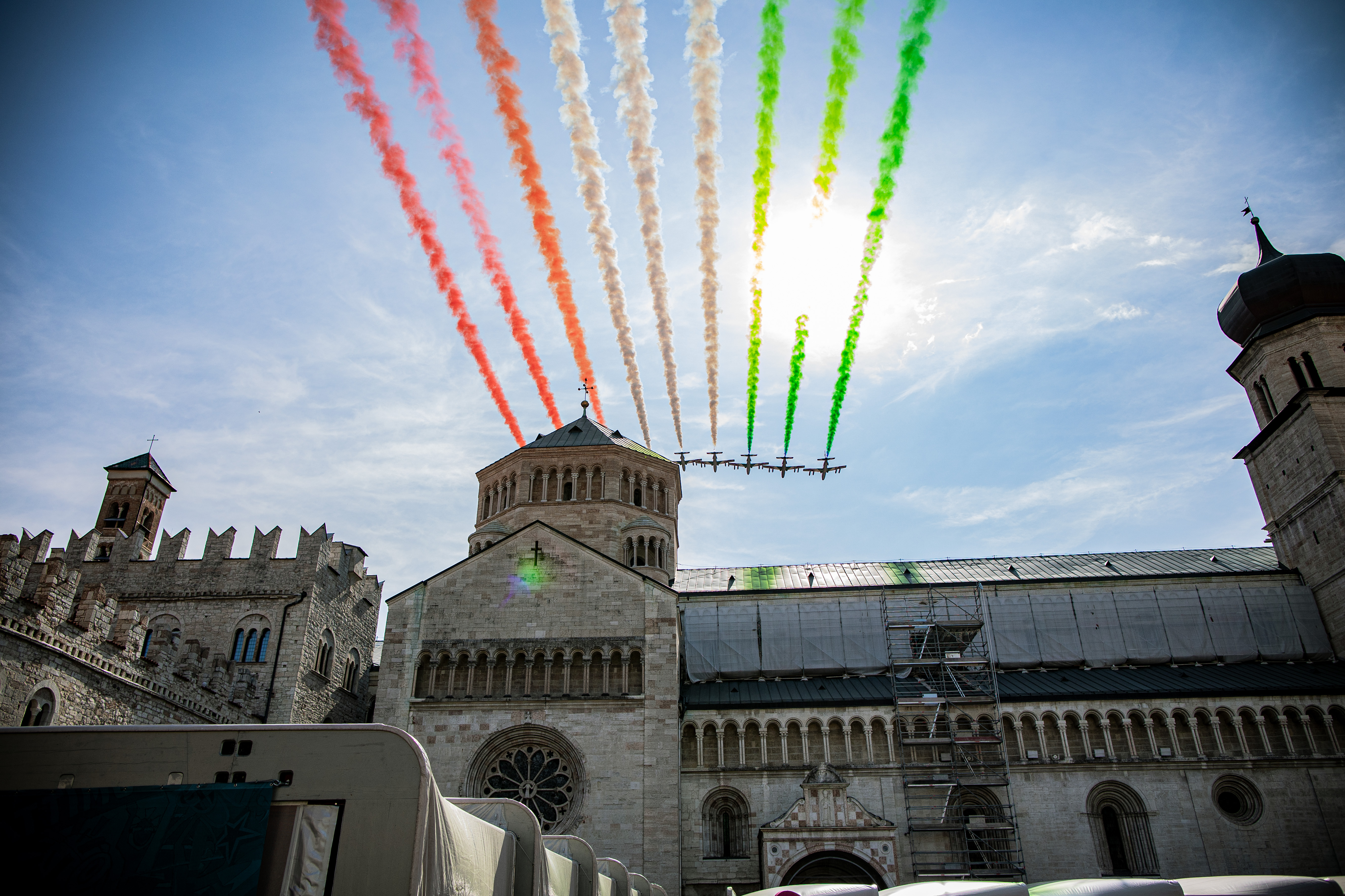 Le Frecce Tricolori sorvolano Trento