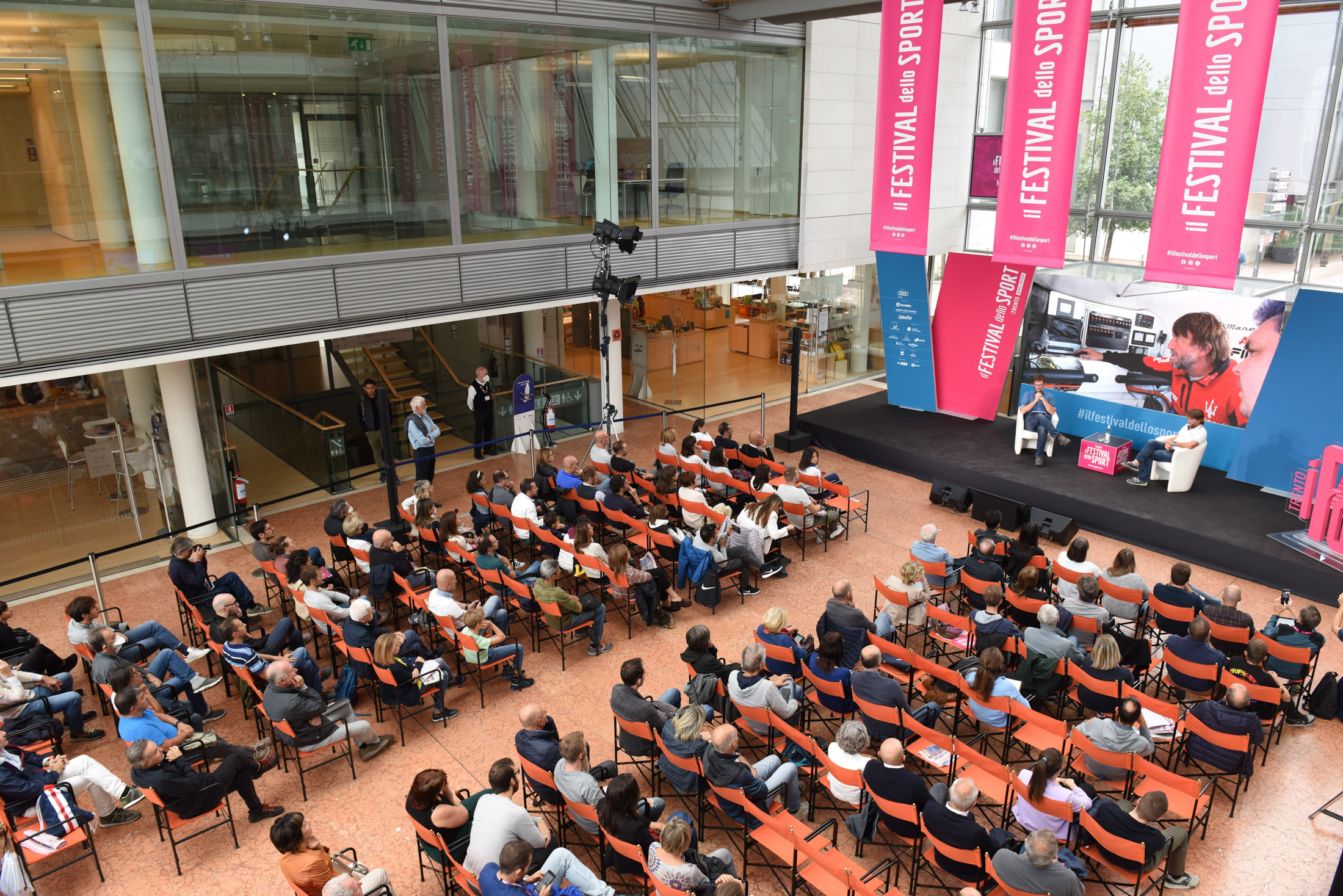 GIOVANNI SOLDINI, FREE SOLO  Nella foto:  Luca CASTALDINI, Giovanni SOLDINI, pubblico in sala  Festival dello Sport Muse Trento, 24 settembre 2022