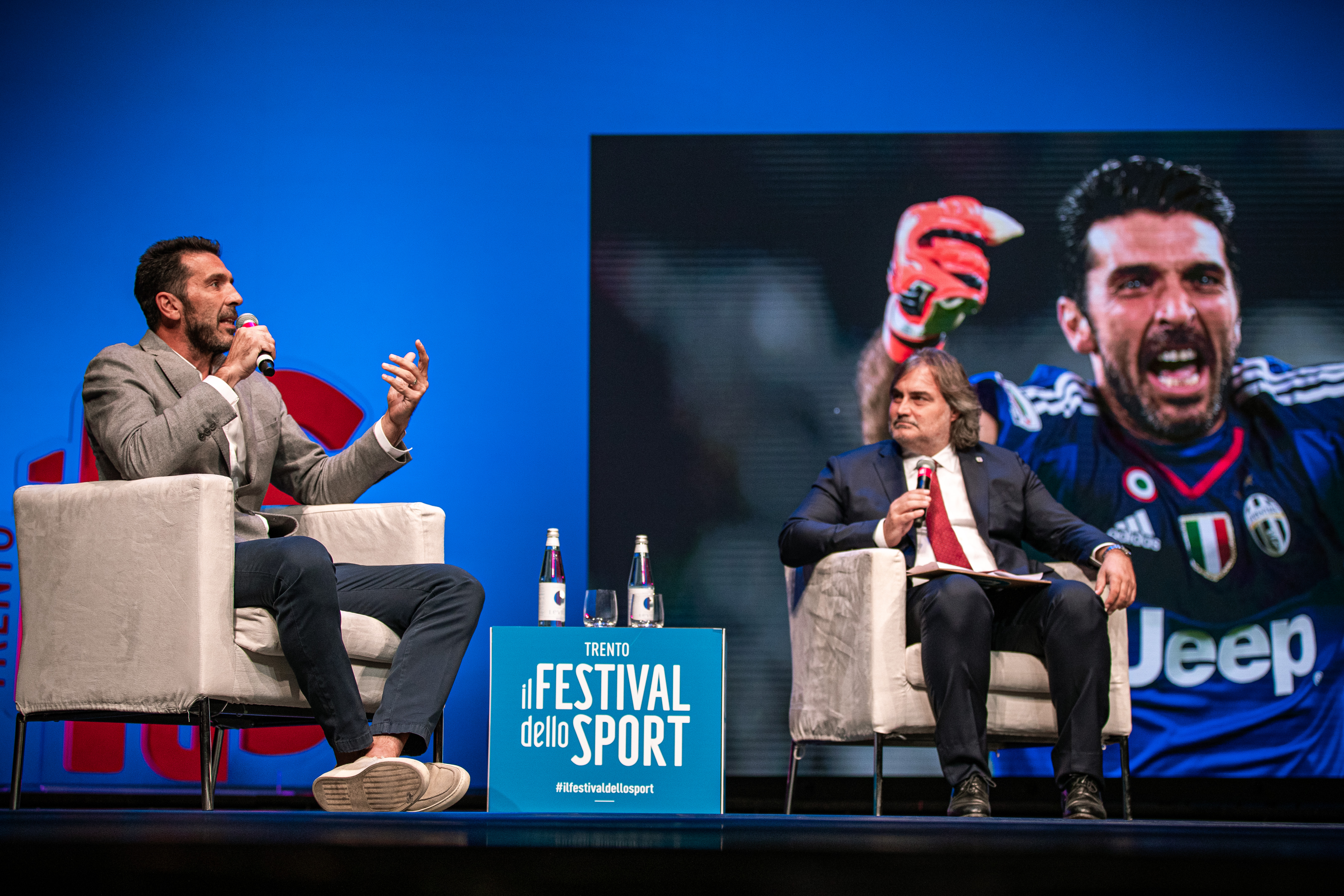 Festival dello Sport 2022: Al Teatro Sociale “La grande inaugurazione” (Gianluigi Buffon portiere del Parma e campione del mondo 2006, Pierluigi Pardo giornalista conduttore televisivo e telecronista sportivo)