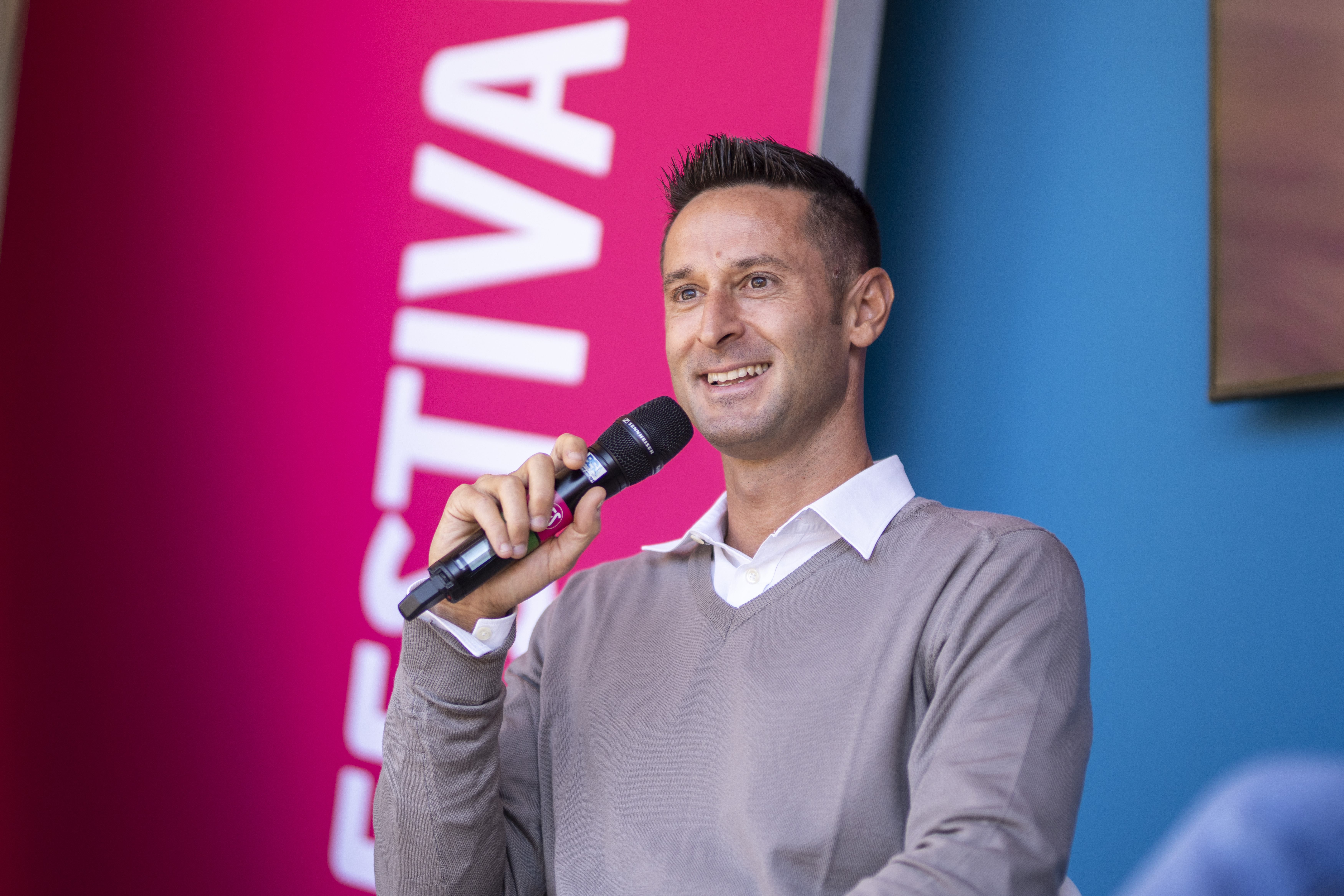 LIBRI DI SPORT Presentazione libri: Mi chiamavano Maesutori e Il diamante è per sempre Nella foto: Alessandro MAESTRI Festival dello Sport Piazza Duomo Trento, 22 settembre 2022