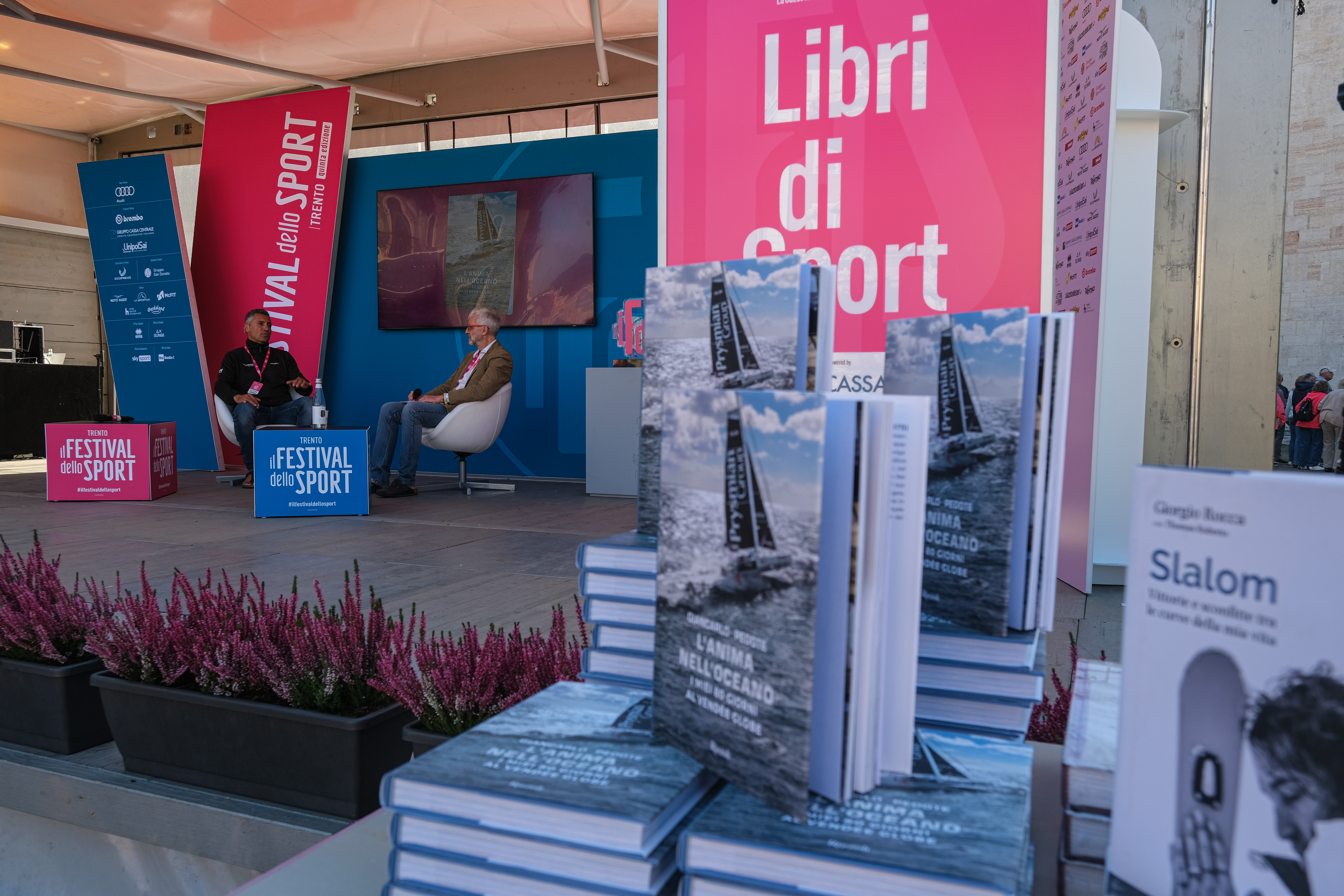 ORE 11.00 LIBRI DI SPORT L’ANIMA NELL’OCEANO Nella foto: Giancarlo PEDOTE, giornalista gazzetta Festival dello Sport Piazza Duomo Trento, 22 settembre 2022 FOTO: Marco SIMONINI – Archivio Ufficio Stampa Provincia autonoma di Trento