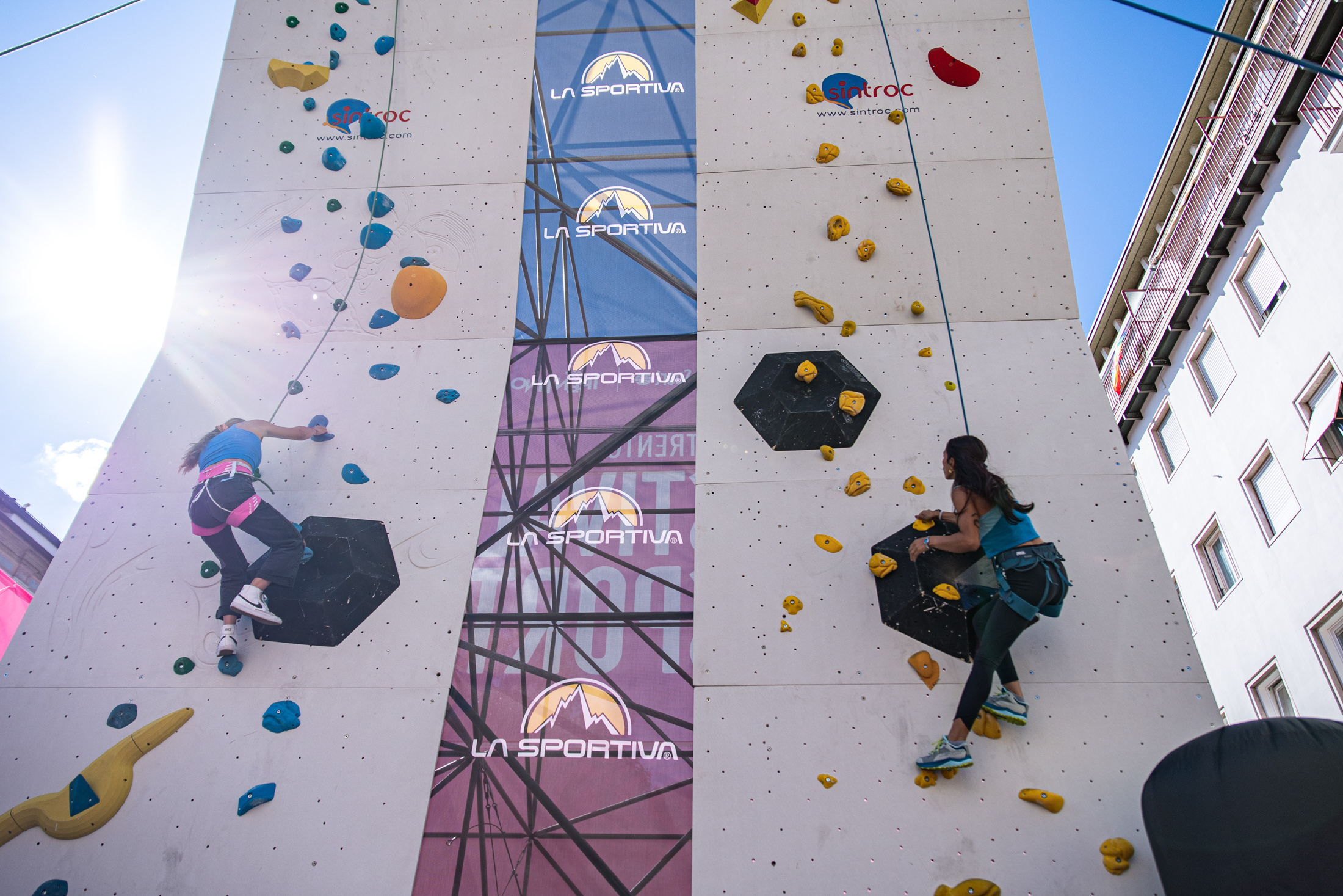 ORE 15.00 WAFAA AMER, VERTIGINE VERTICALE Nella foto: Dimostrazione gara Wafaa AMER Festival dello Sport Piazza Santa Maria Maggiore Trento, 22 settembre 2022