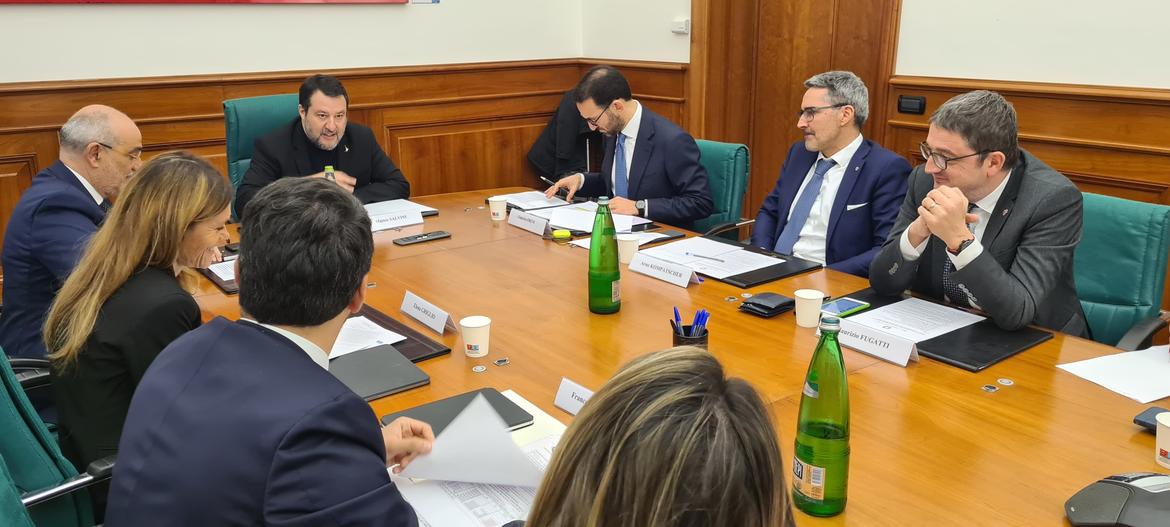  Un momento della riunione al ministero dei Trasporti e Infrastrutture